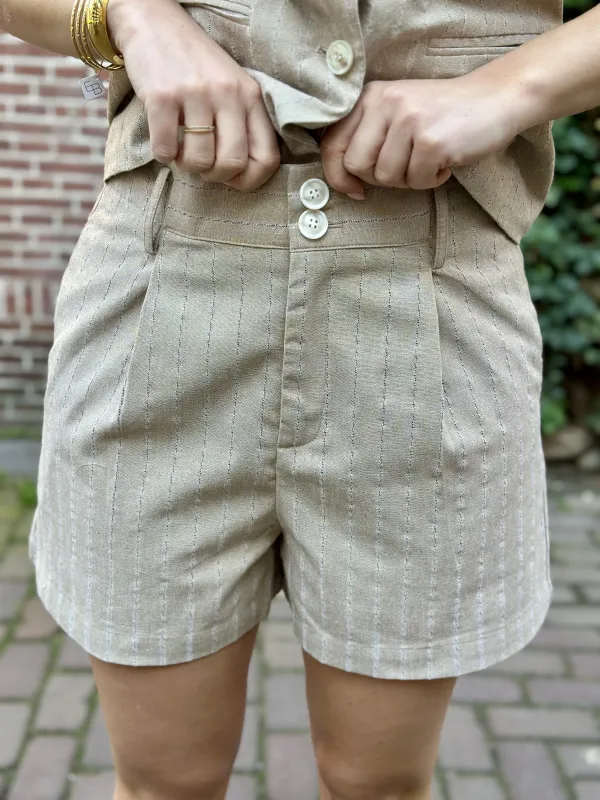 1070_Shorts