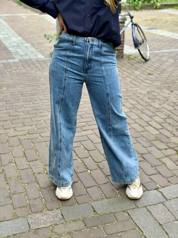Aela_Jeans_3