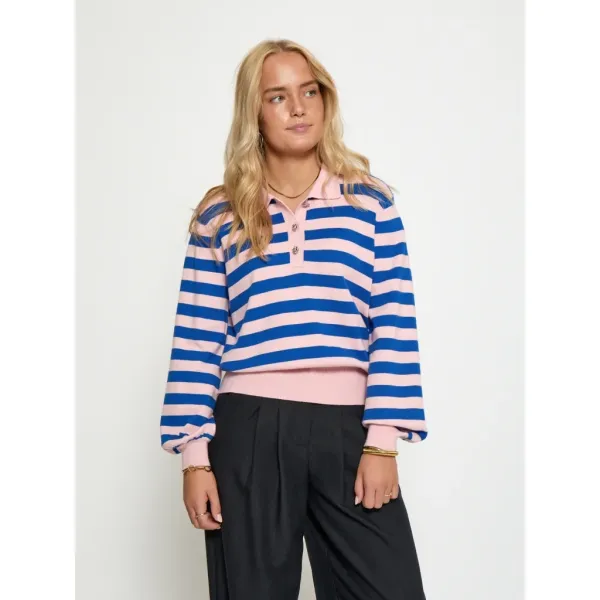 Aliana_Knit_Pull_12