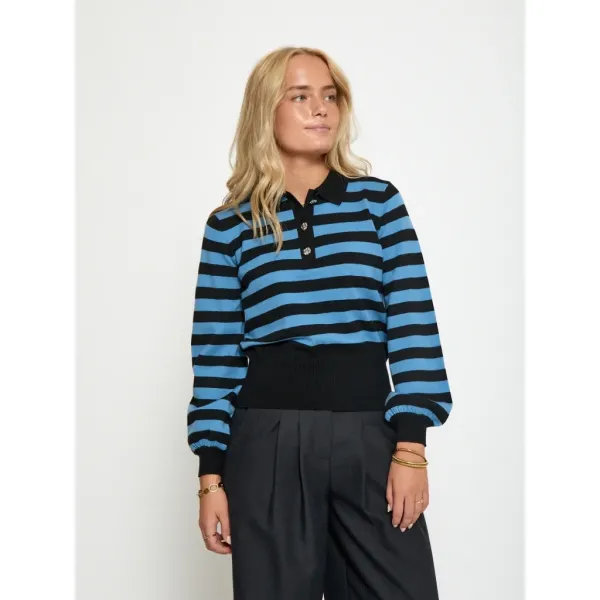 Aliana_Knit_Pull_6