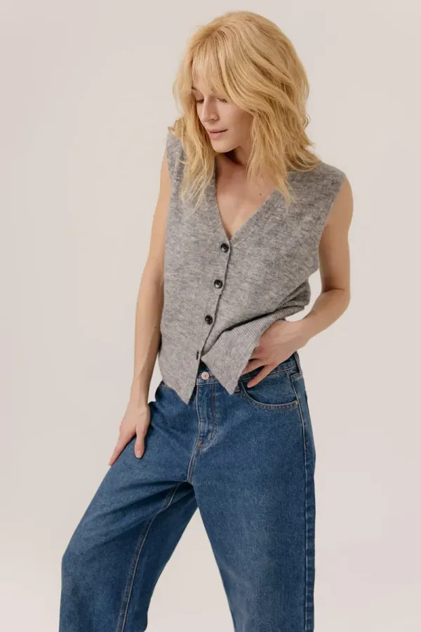 Blanka_Vest