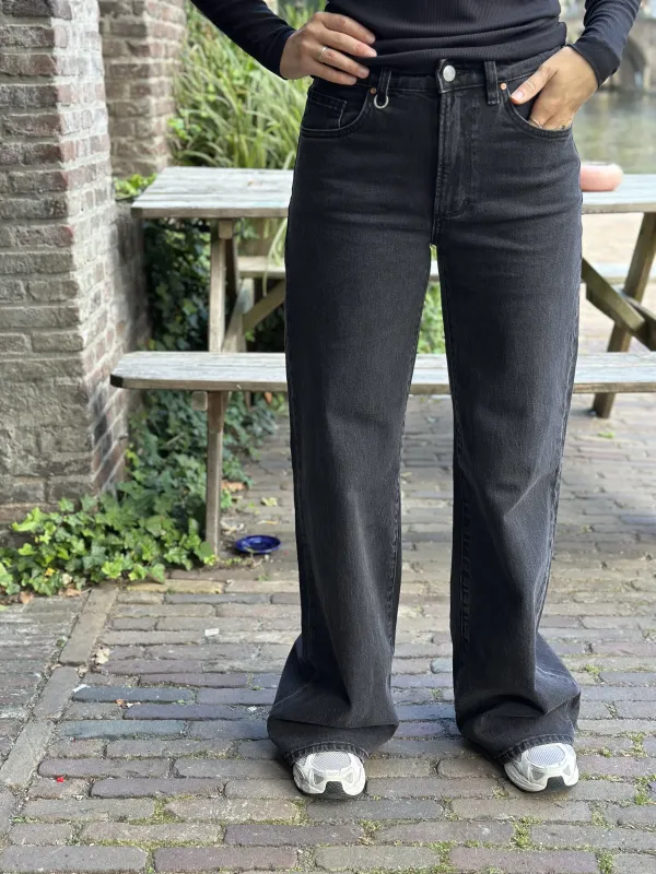 Eva_Wide_French_Black_11