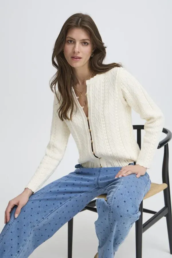 Gabrielle_CA3_Vest_5