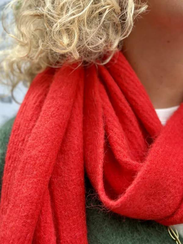 Hope_Icon_Scarf_11