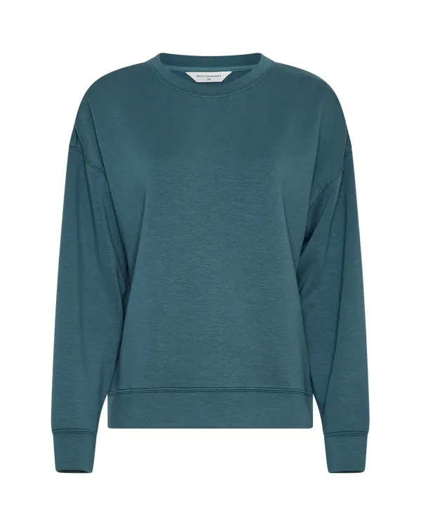Ima_Q_Sweatshirt_2