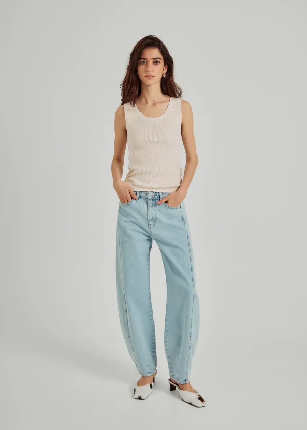 Kenzie_Barrel_Jeans_2