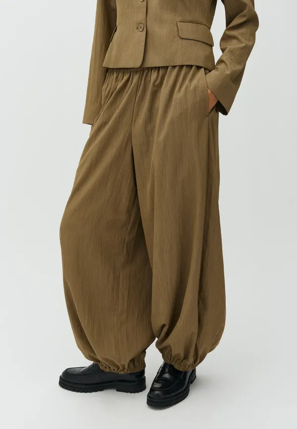 Koons_Pant