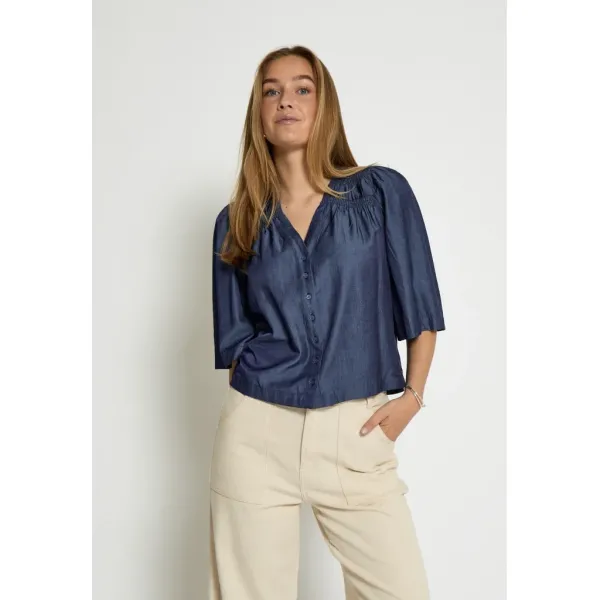 Levana_Shirt_1