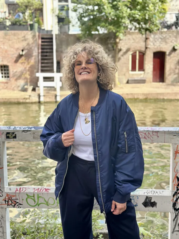 Lila_Bomber_7