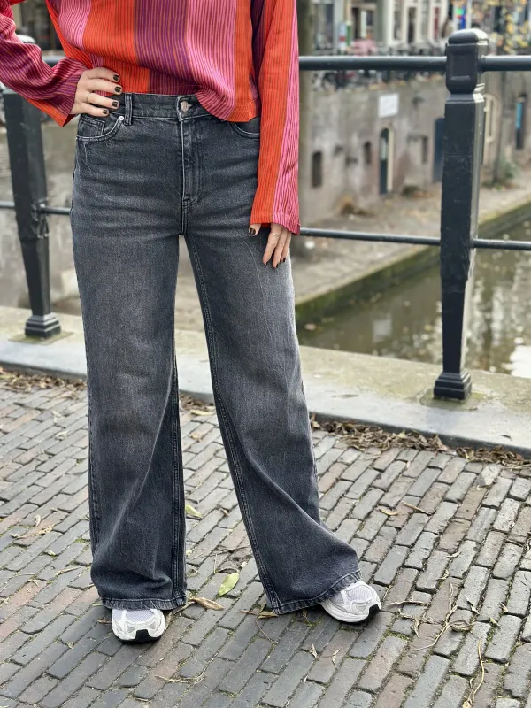 Solia_Ada_Wide_Jeans_6