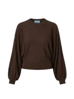 Anastasia_Knit_Pull_1