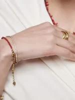 Armbandje_met_fijne_gemstones_rood_1