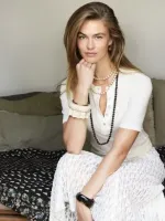 Bangle_Gelakte_Hars_Offwhite_Melee_1