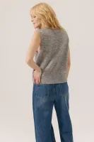 Blanka_Vest_3