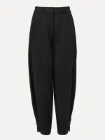 Broek_Amanda