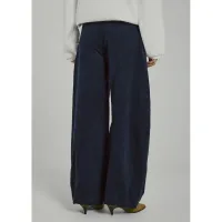 Casandra_Corduroy_2