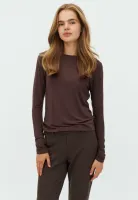 Christina_M_T_shirt_5