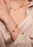 Fijn_armbandje_met_ongelijke_edelsteentjes_roze_1