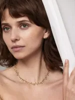 Fijne_ketting_met_gouden_details_1