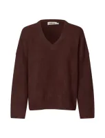 Gillian_V_M_Knit_4