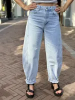 Kenzie_Barrel_Jeans_11