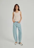 Kenzie_Barrel_Jeans_2