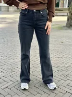 Kenzie_Bootcut_Jeans_1