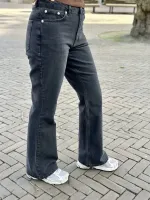 Kenzie_Bootcut_Jeans_3