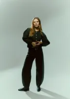 Kenzie_barrel_jeans