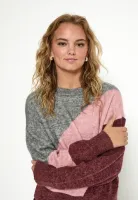 Lissa_Knit_Pull_5