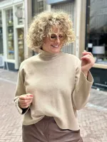Lupi_High_Neck_Knit_5