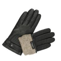 Marla_Glove_Touch_1