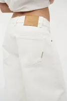 Nancy_Barrel_White_11