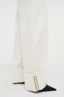 Nancy_Barrel_White_13