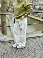 Nancy_Barrel_White_3