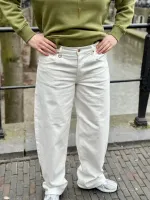 Nancy_Barrel_White_4