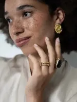 Oorstekers_golden_sculpture_2