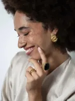 Oorstekers_golden_sculpture_3