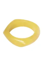 Organische_vierkante_bangle___geel