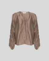 Ramona_Rikkelia_Volume_Shirt