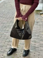 Sarah_Glossy_Structure_6
