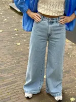 Super_Wide_Loretta_8