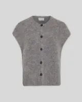 Tila_Salmia_Vest
