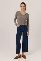 Vicki_T_shirt_4